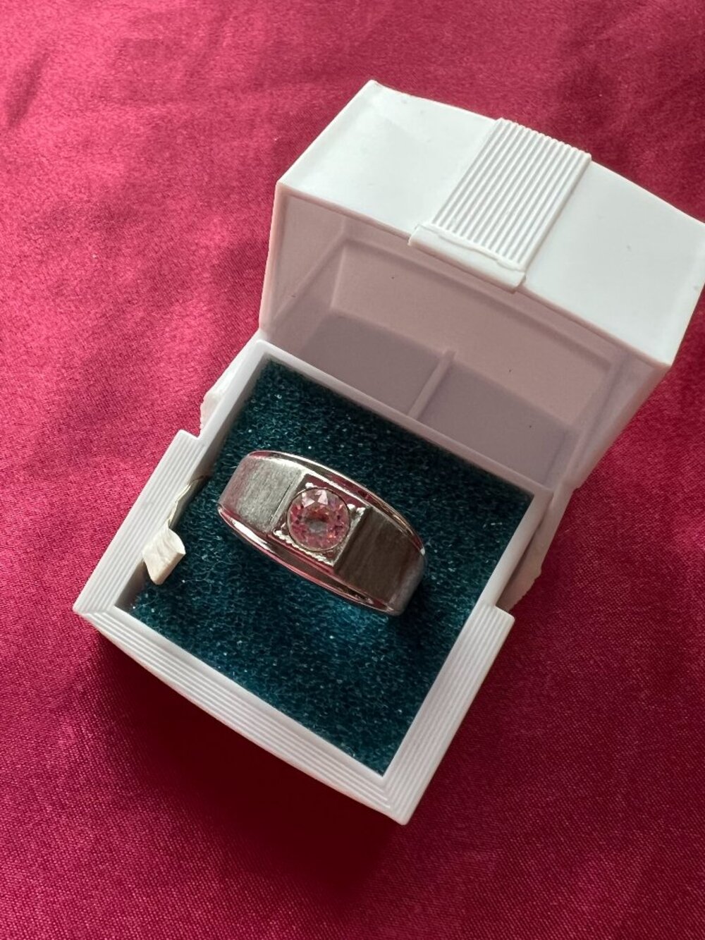 Uncas Vintage Silver Tone Ring with Round Clear Stone